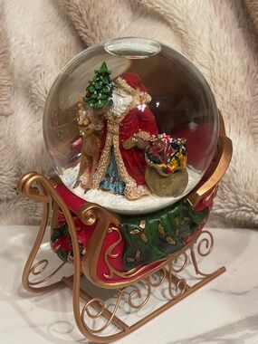 COLLECTIBLE Santa on Sleigh Musical Snow Globe from San Francisco Music Box Co.